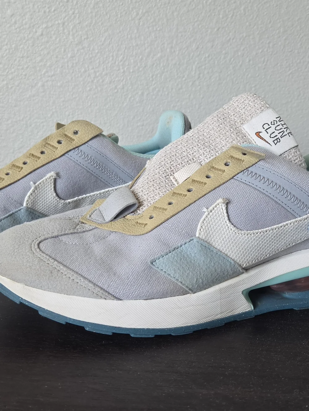Nike Air Max Pre-Day SE WOLF GREY RIFT BLUE WHEAT GRASS